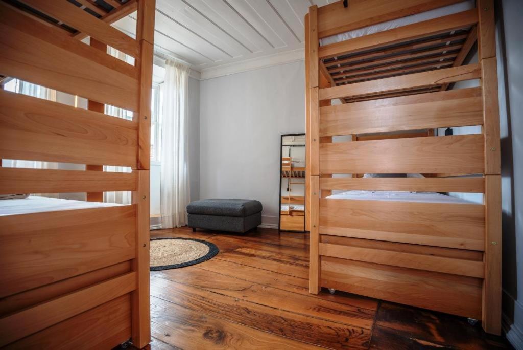 Inn Door 21 - Hostel & Suite Браганса Экстерьер фото
